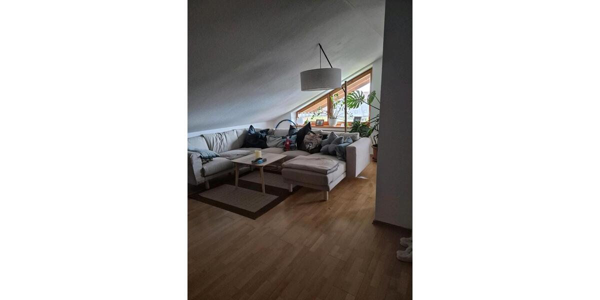 Dachgeschoßwohnung Laupheim - 3 Zimmer, 105 m&sup2;, 950&euro; | Angebot:25334980