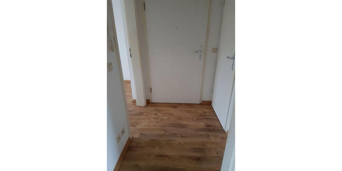 Etagenwohnung Lauta - 3 Zimmer, 60 m&sup2;, 420&euro; | Angebot:26662909