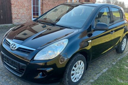 Hyundai i20 141.245 km 2.990 &euro; Bargeshagen 18211