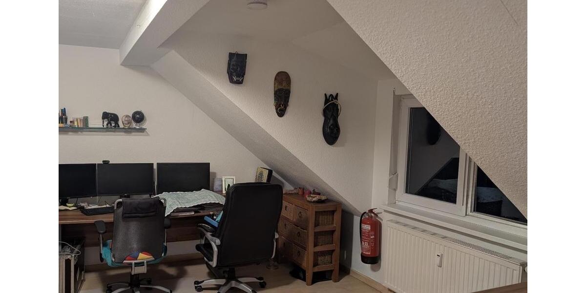 Dachgeschoßwohnung Oberderdingen - 4 Zimmer, 125 m&sup2;, 1.100&euro; | Angebot:27608082