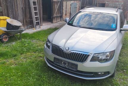 Skoda Superb 227.000 km 6.700 € Waldkirchen 08485