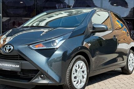 Toyota Aygo (X) 6.500 km 11.400 &euro; Saarbrücken 66117