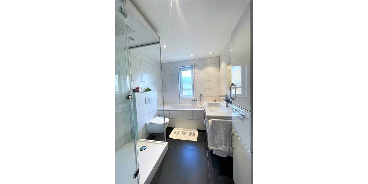 Reihenmittelhaus Pforzheim / Huchenfeld Huchenfeld - 5 Zimmer, 155 m&sup2;, 1.500&euro; | Angebot:26796894