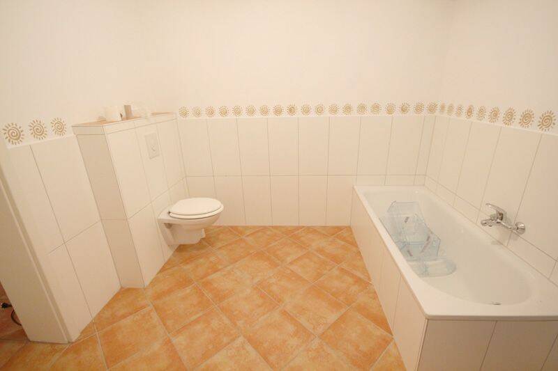 Etagenwohnung Erftstadt-Erp Lechenich - 3 Zimmer, 102 m&sup2;, 1.450&euro; | Angebot:25997897