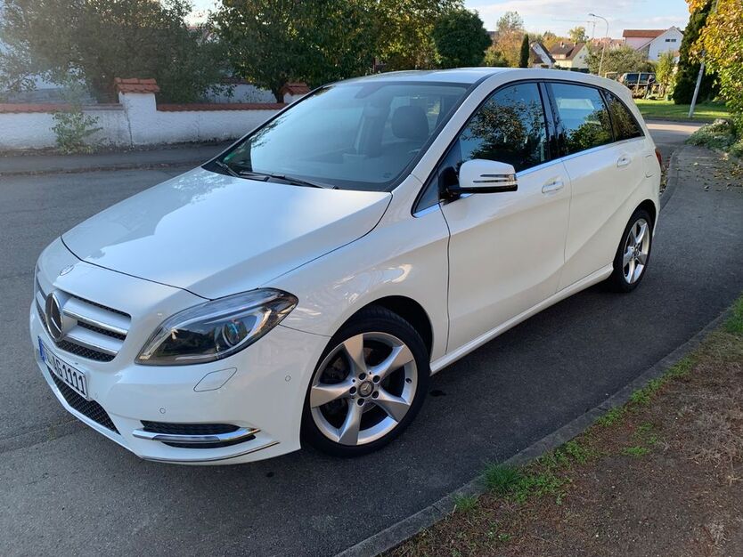 Mercedes-Benz B 200 90.000 km 11.900 € Bodelshausen 72411