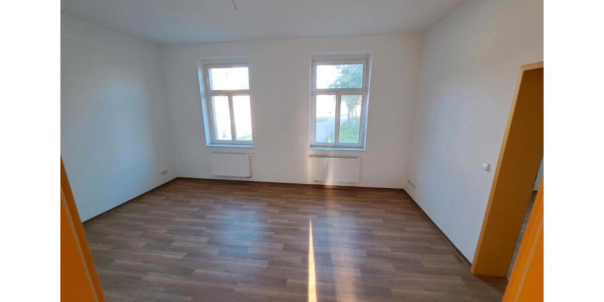 Hochparterre Wettin-Löbejün Löbejün - 2 Zimmer, 74 m&sup2;, 570&euro; | Angebot:26631567