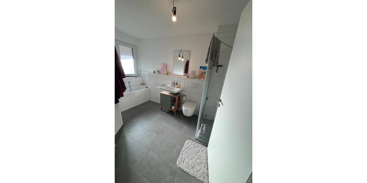 Etagenwohnung Schorndorf - 4 Zimmer, 106 m&sup2;, 2.100&euro; | Angebot:26038198