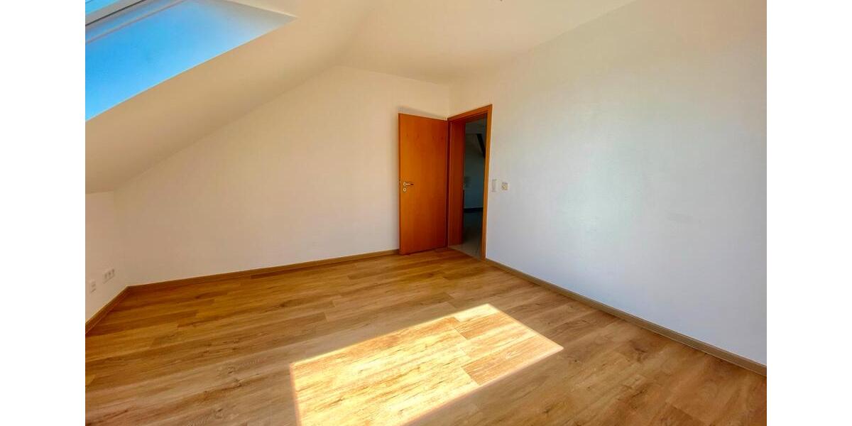 Dachgeschoßwohnung Wettenberg - 3 Zimmer, 95 m&sup2;, 950&euro; | Angebot:26341046