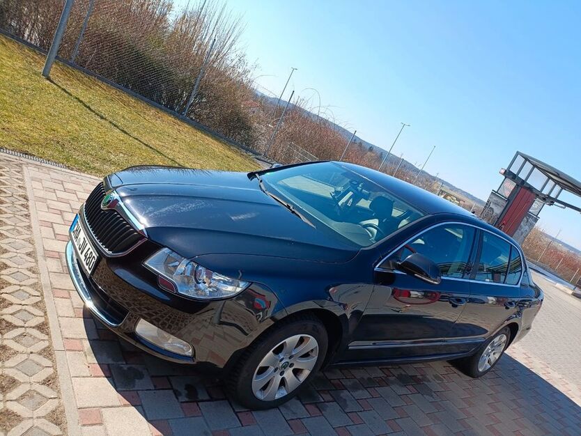 Skoda Superb 212.429 km 4.500 € Roding 93426