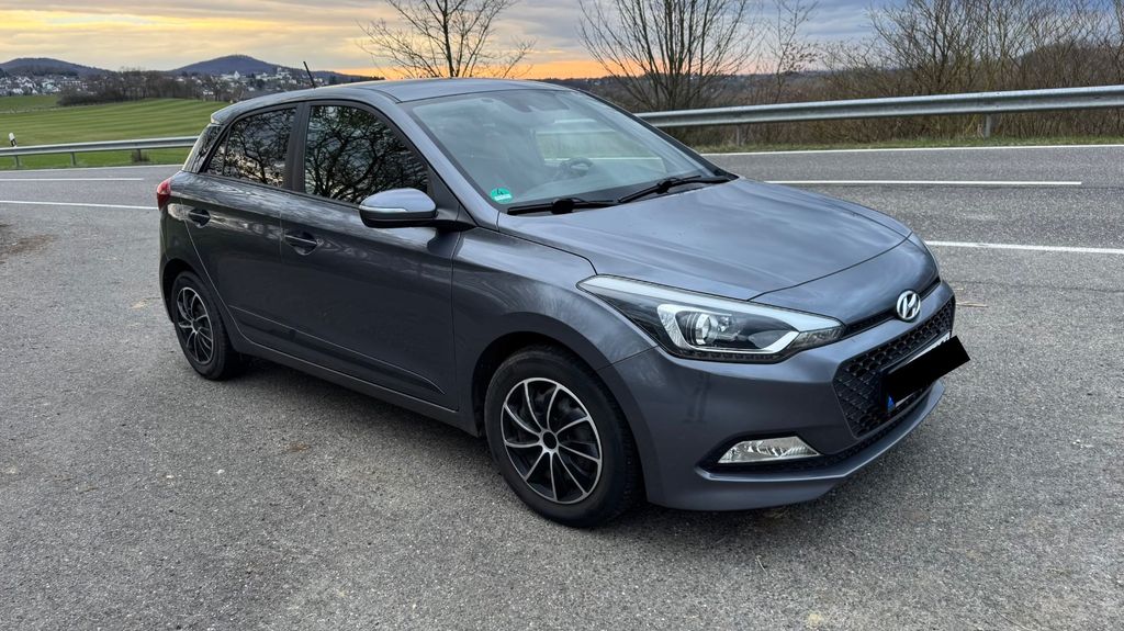 Hyundai i20 131.716 km 8.300 &euro; Bad Honnef 53604