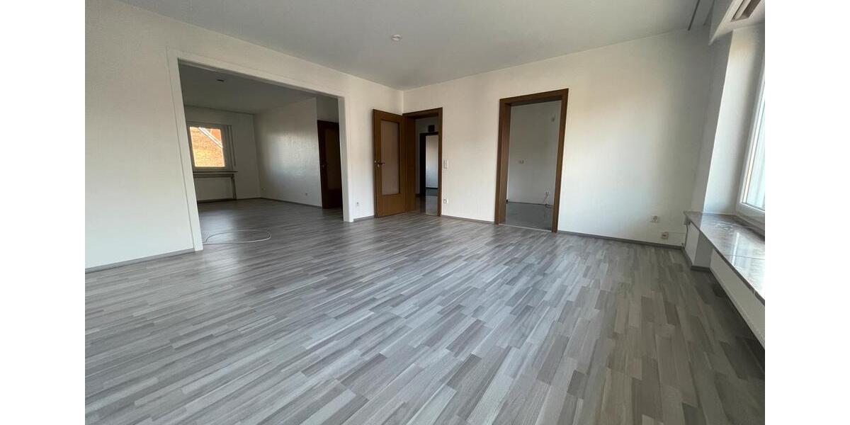 Etagenwohnung Salzkotten - 2 Zimmer, 90 m&sup2;, 650&euro; | Angebot:25403020