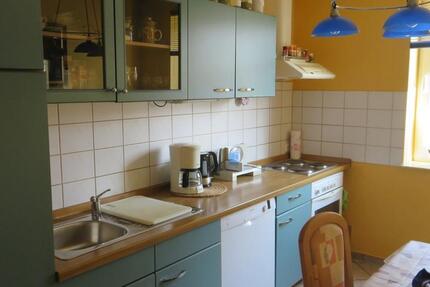 Zentral gelegene möblierte Doppelhaushälfte - verfügbar ab November 2.5 zimmer