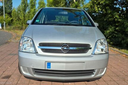 Opel Meriva 30.200 km 3.999 &euro; Rüsselsheim am Main 65428