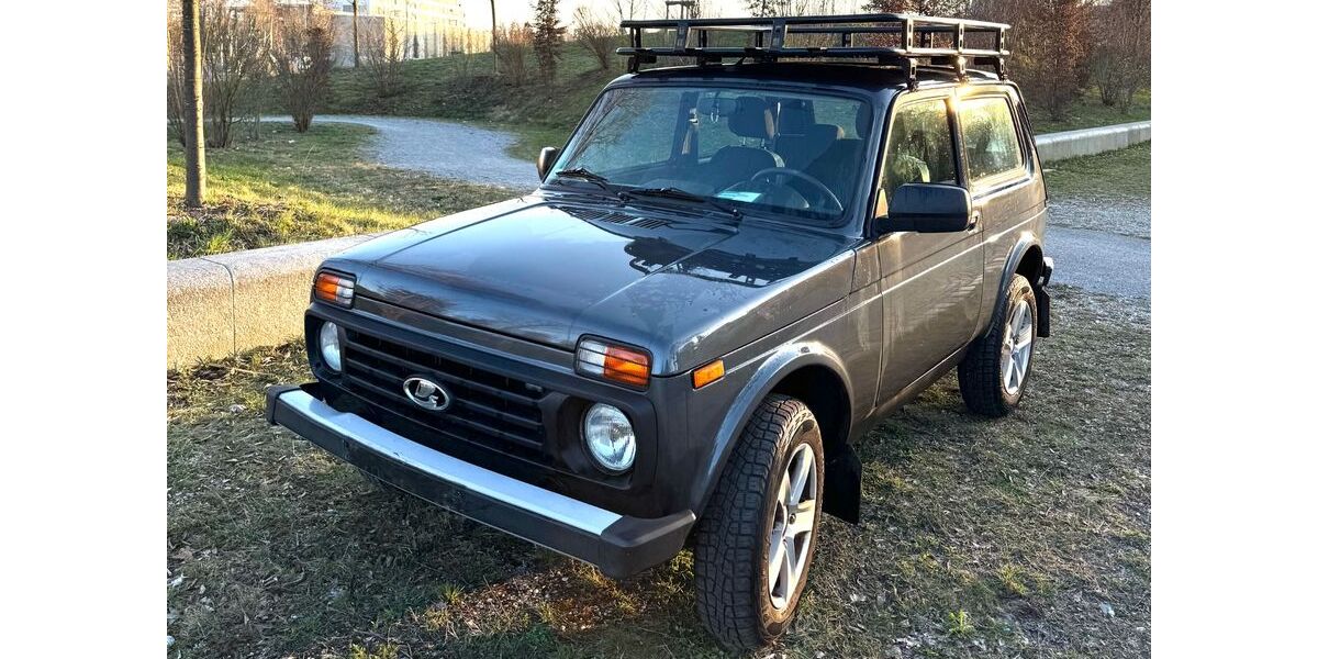 Lada Niva 29.000 km 13.000 &euro; München 80333