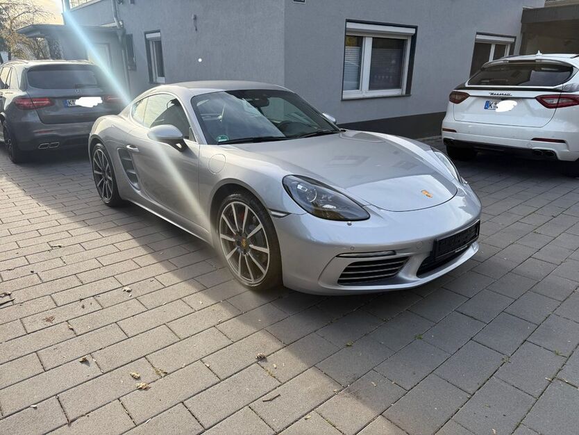 Porsche Cayman 125.000 km 50.900 € Köln 51067