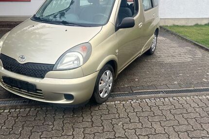 Toyota Yaris 180.000 km 1.900 &euro; Waldsee 67105
