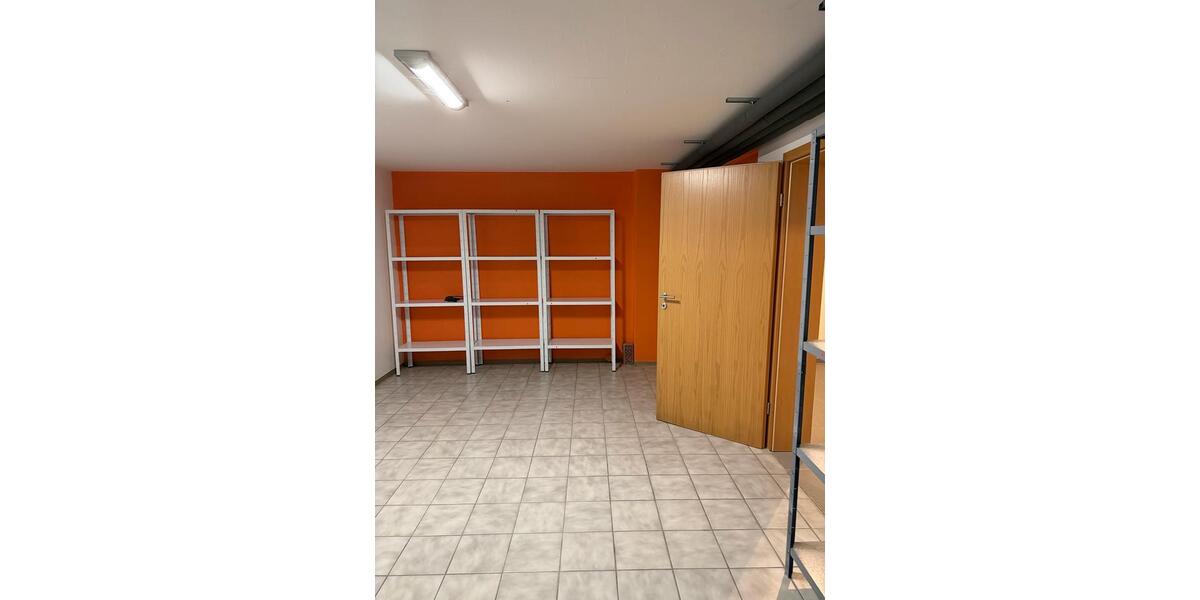 Doppelhaushälfte Bad Hersfeld - 7 Zimmer, 164 m&sup2;, 1.629&euro; | Angebot:25886917