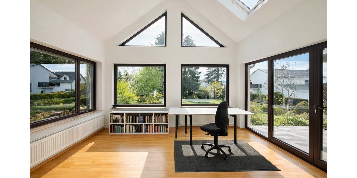 Frankfurt-Nieder-Erlenbach: Einmalige Lage! Großzügiges Villenanwesen am Bebauungsrand - Einfamilienhaus Frankfurt am Main Bonames | Angebot:26334718