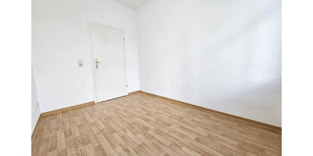 Etagenwohnung Werdau - 3 Zimmer, 65 m&sup2;, 357&euro; | Angebot:25922571