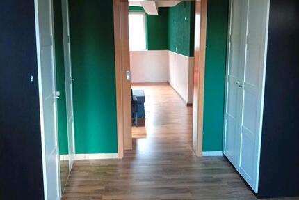 Haus Ahorn - 14 Zimmer, 300 m&sup2;, 1.100&euro; | Angebot:25728519