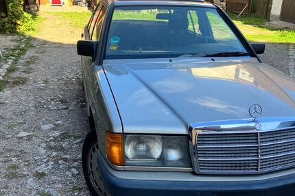 Mercedes-Benz 190 208.208 km 3.500 € Bad Berka 99438