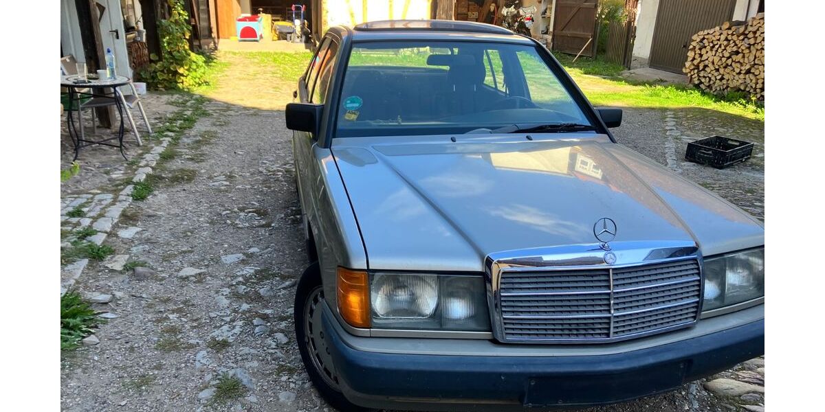 Mercedes-Benz 190 208.208 km 3.500 € Bad Berka 99438