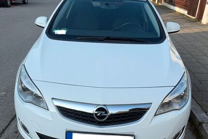 Opel Astra 77.000 km 4.300 &euro; München 81825
