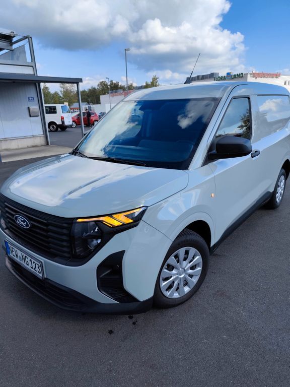 Ford Transit Courier 14.000 km 18.250 € Schirmitz 92718