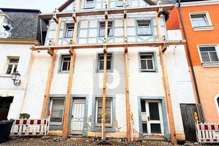 Haus Kulmbach Blaich - 10 Zimmer, 500 m&sup2;, 150.000&euro; | Angebot:25549404