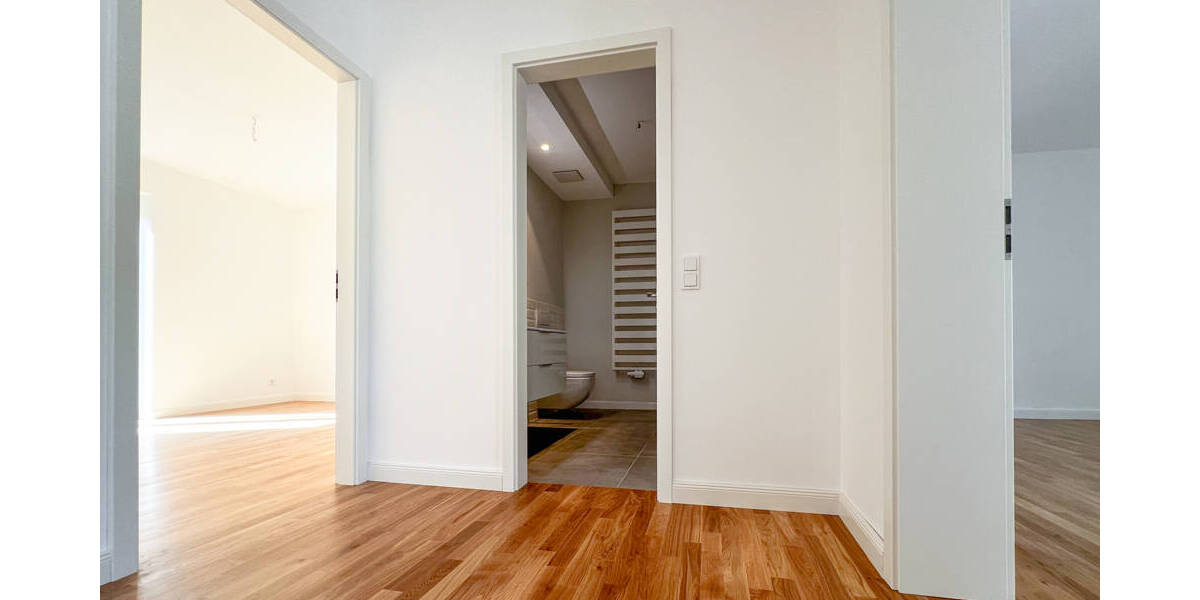 Zwei stilvoll modernisierte & bezugsbereite Eigentumswohnungen in separatem Wohnhaus 4 zimmer