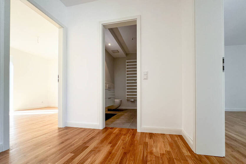 Zwei stilvoll modernisierte & bezugsbereite Eigentumswohnungen in separatem Wohnhaus 4 zimmer