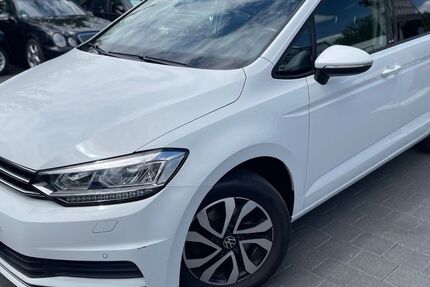 VW Touran 103.000 km 25.950 € Tübingen-Bühl 72072