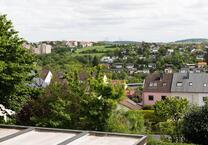 Ruhige Wohnung in WÜ-Lengfeld: 2-Zi (renoviert), Balkon, Garage