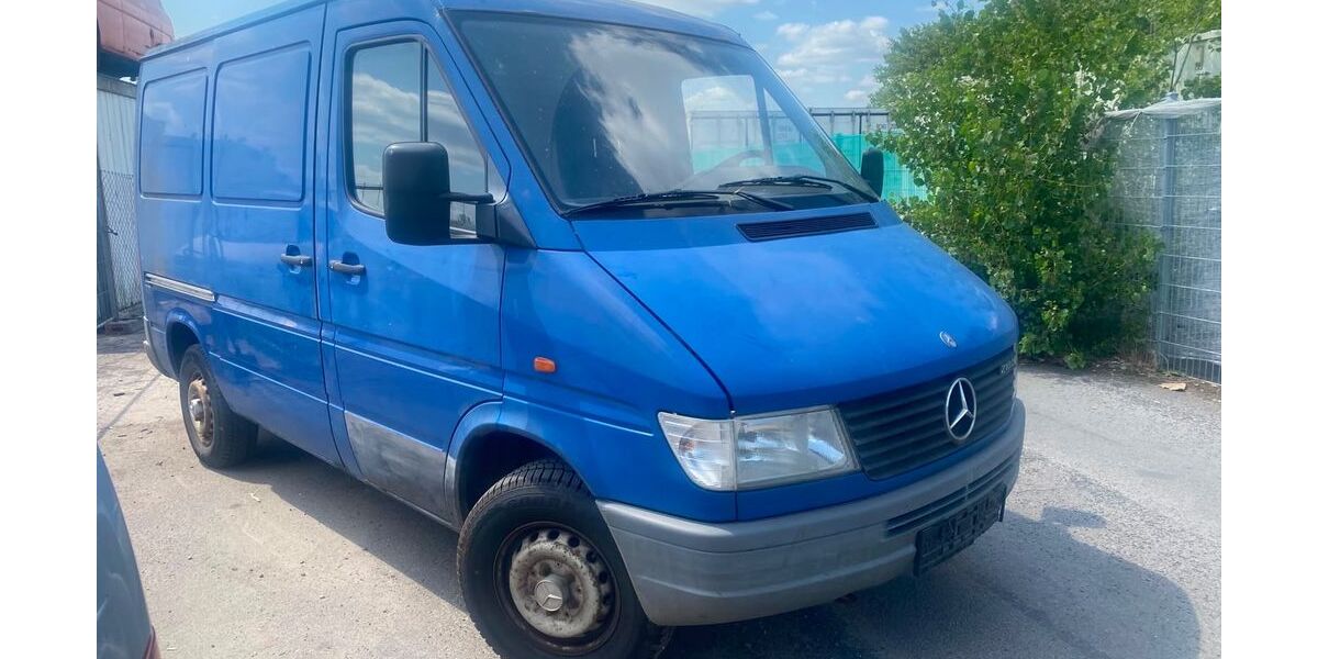 Mercedes-Benz Sprinter 172.000 km 5.399 &euro; berlin 13089