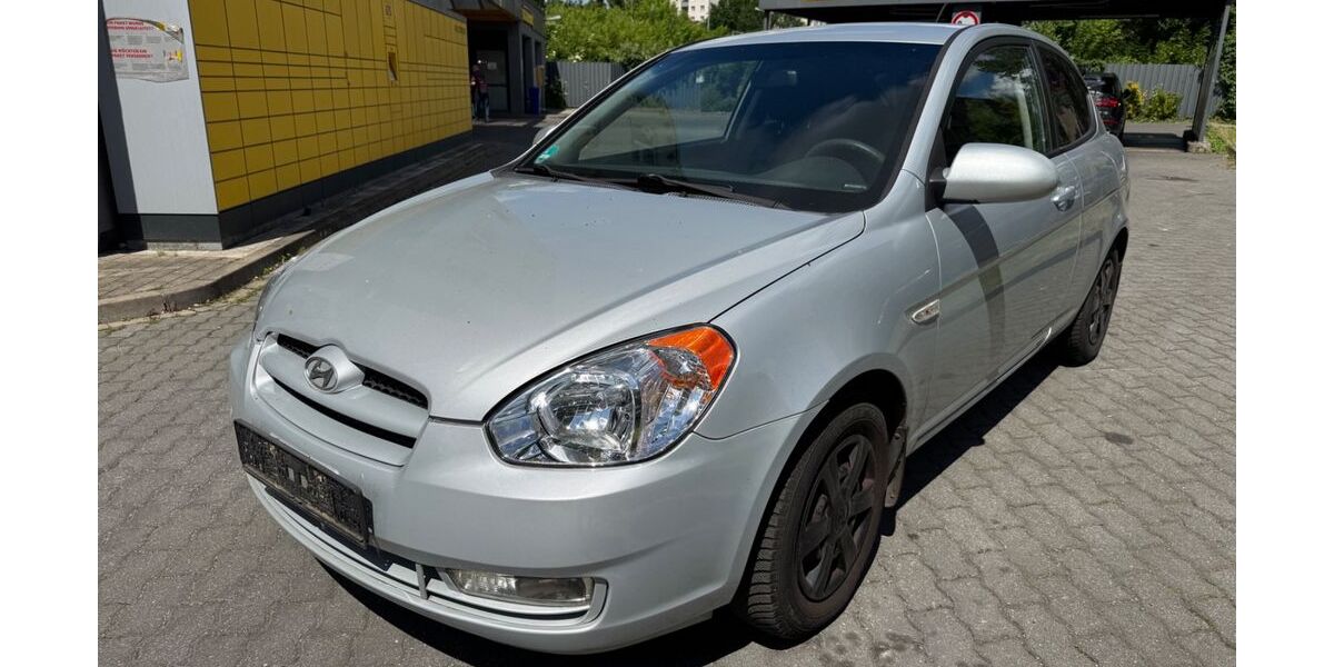 Hyundai Accent 140.000 km 1.799 &euro; Berlin 13055