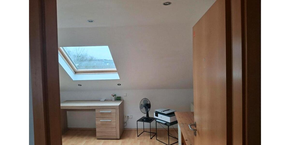 Dachgeschoßwohnung Gütersloh Avenwedde - 3 Zimmer, 70 m&sup2;, 700&euro; | Angebot:25420411