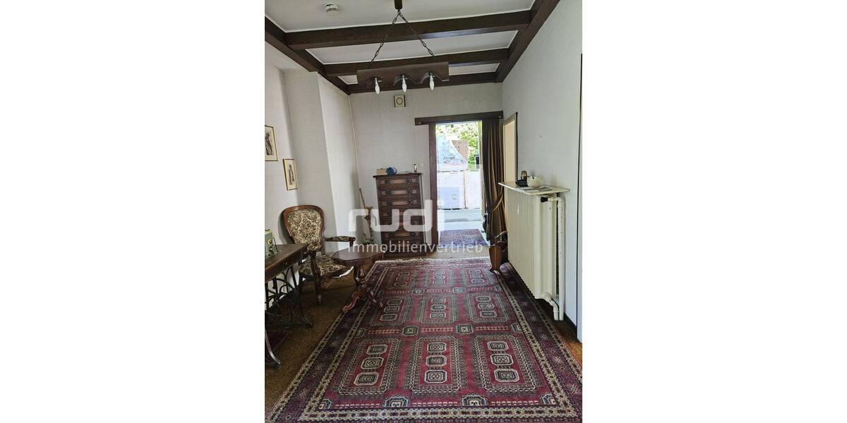 Etagenwohnung Lage - 2 Zimmer, 97 m&sup2;, 650&euro; | Angebot:26779557