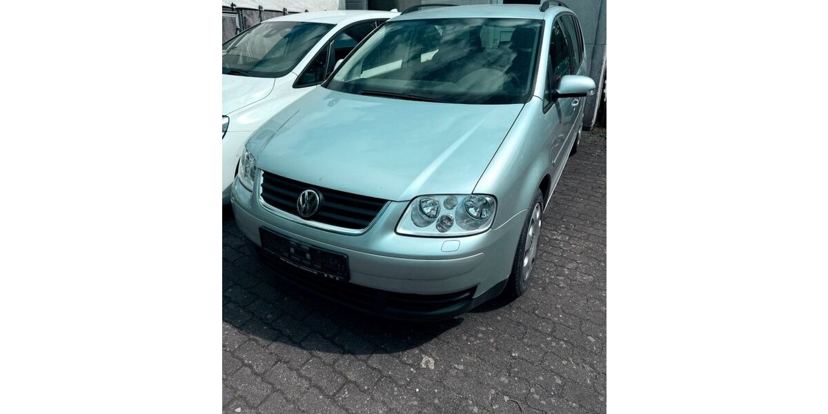 VW Touran 187.000 km 2.300 &euro; Bornhöved 24619