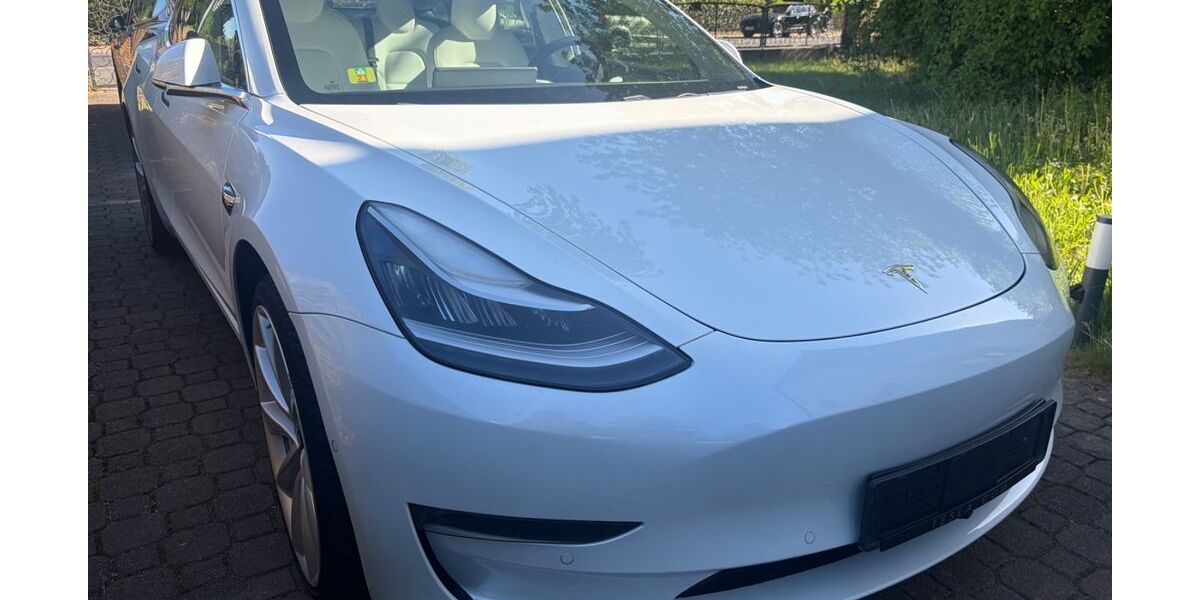Tesla Model 3 173.600 km 22.900 &euro; Seligenstadt 63500
