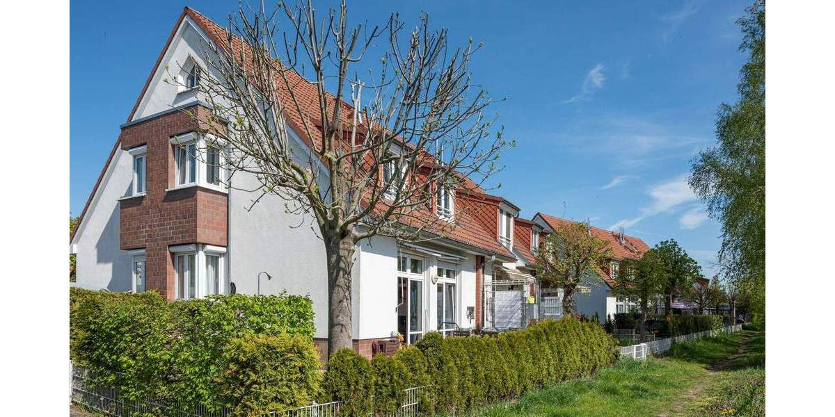 Wunderschön gelegene Reihenendhaus mit 179m² Wohn-Nutzfläche. Ohne Käuferprovision 4 zimmer