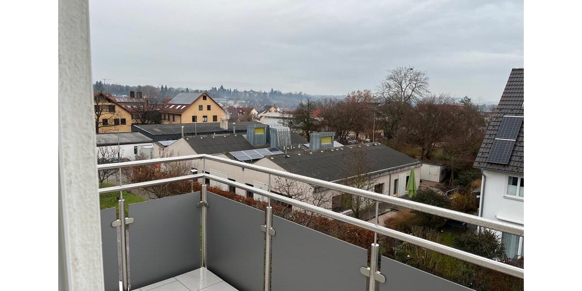 2 Zimmer DG-Wohnung mit Balkon, EBK und Stellplatz 2 zimmer
