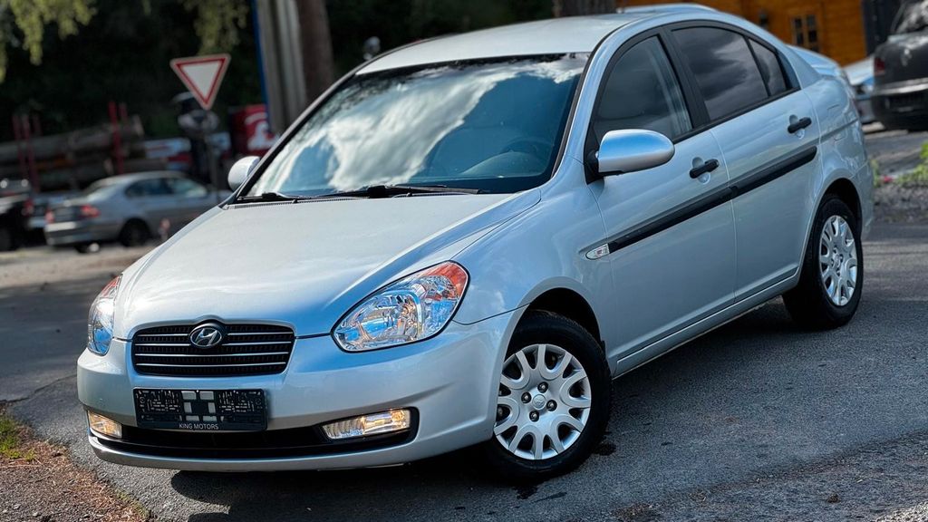 Hyundai Accent 124.500 km 2.290 &euro; Schlitz 36110