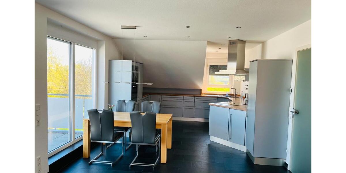 Dachgeschoßwohnung Gärtringen - 3.5 Zimmer, 94 m&sup2;, 1.100&euro; | Angebot:26381409