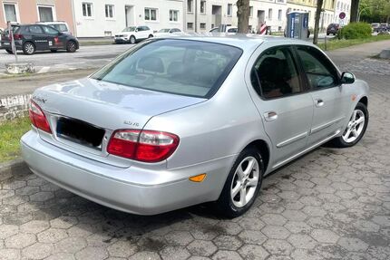 Nissan Maxima 140.000 km 3.650 &euro; Hamburg 22041