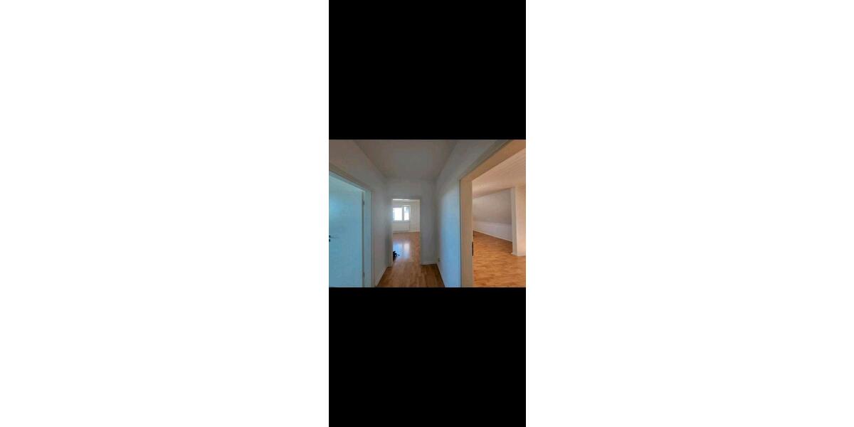 Dachgeschoßwohnung Bochum Bochum-Südwest - 2.5 Zimmer, 64 m&sup2;, 810&euro; | Angebot:26646043