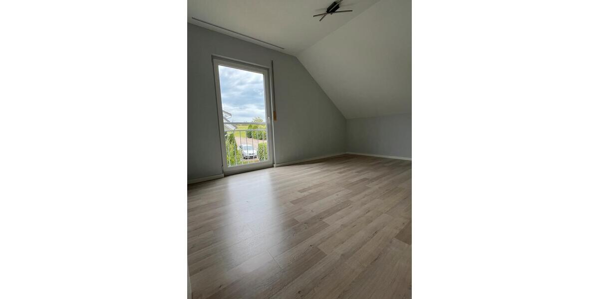 Doppelhaushälfte in Ruhiger Wohnlage zu vermieten 4 zimmer