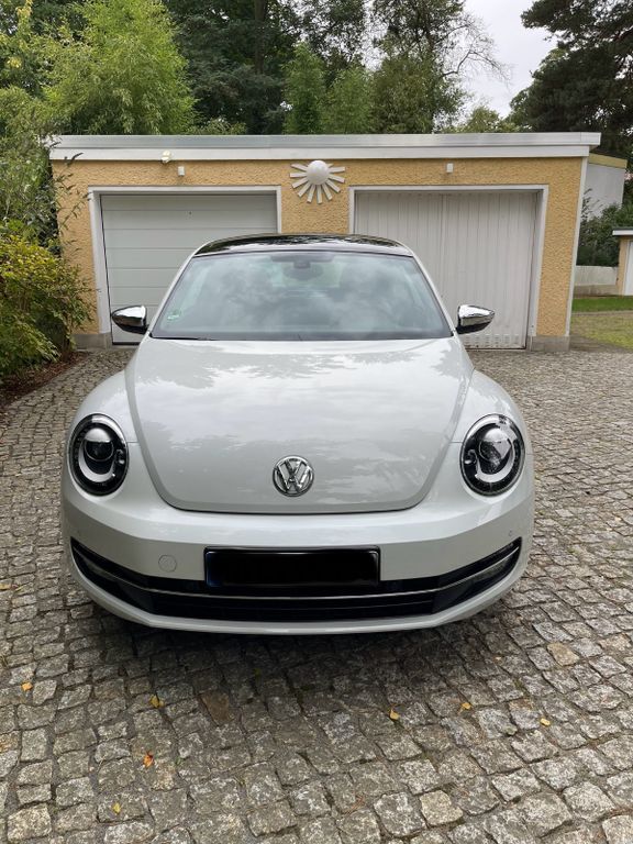VW Beetle 65.000 km 15.999 € Berlin 14129