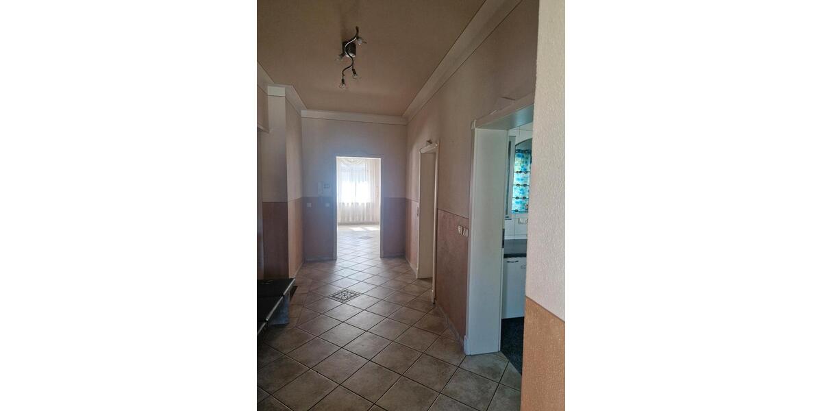 Etagenwohnung Deggendorf - 5 Zimmer, 150 m&sup2;, 1.600&euro; | Angebot:26384491