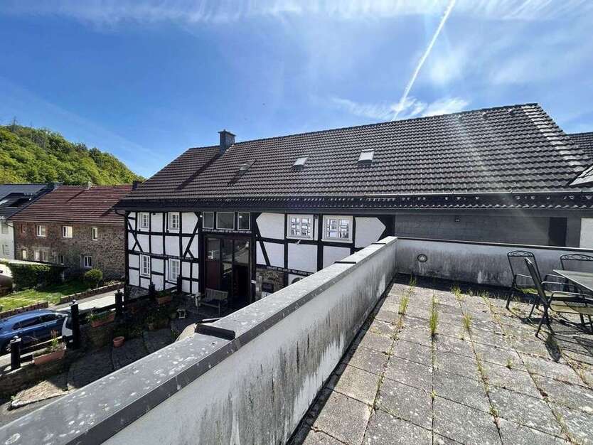 Haus zum Kaufen in Hallenberg 499.000 € 360 m²