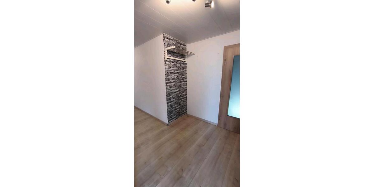 Dachgeschoßwohnung Burglauer - 3 Zimmer, 90 m&sup2;, 650&euro; | Angebot:26327217